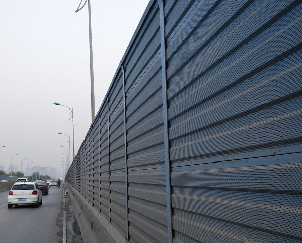 快速路声屏障养护更换